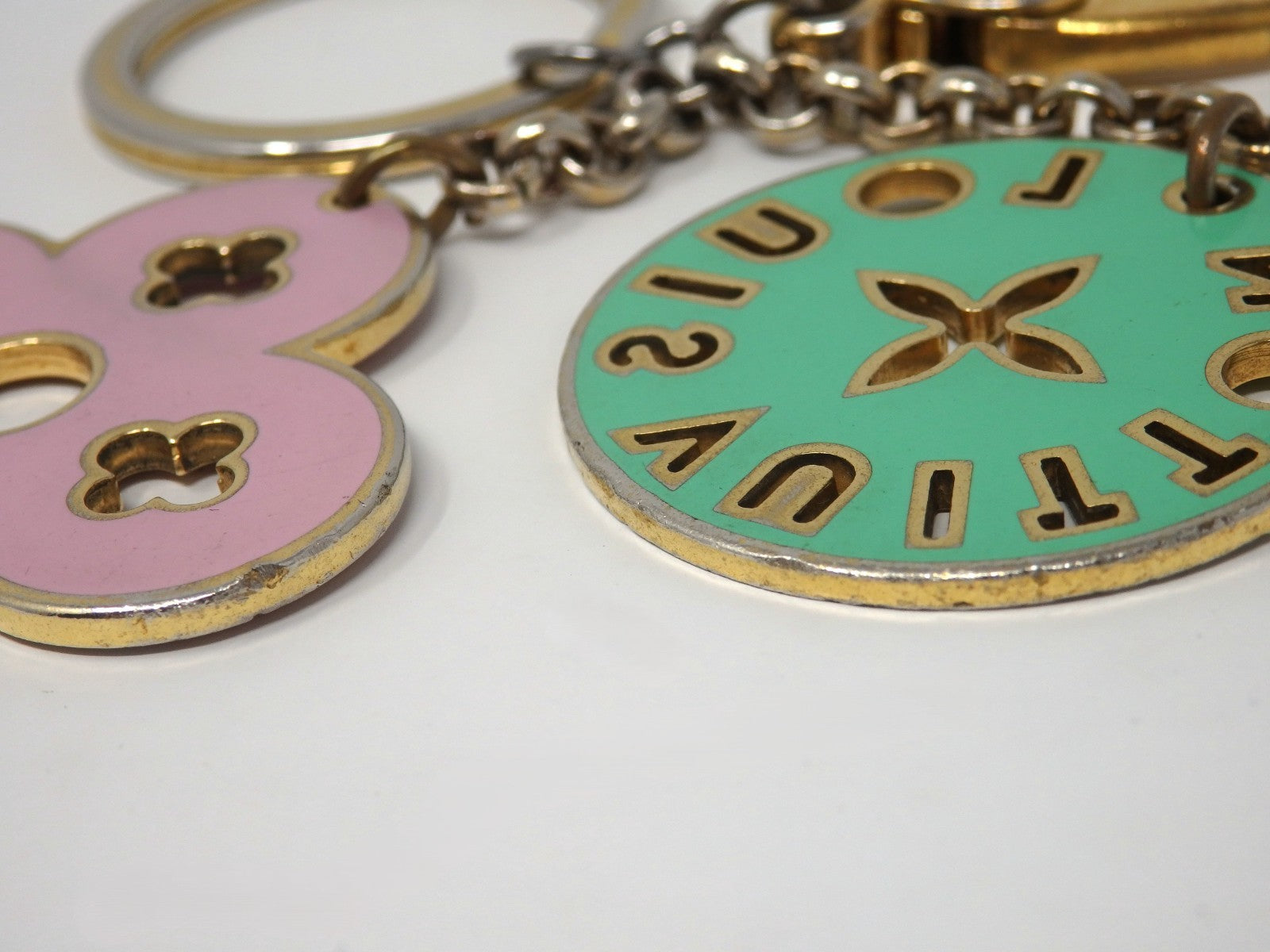 LOUIS VUITTON Porte Cles Looping Flower Bag Charm Key Ring Chain Pink Green Box