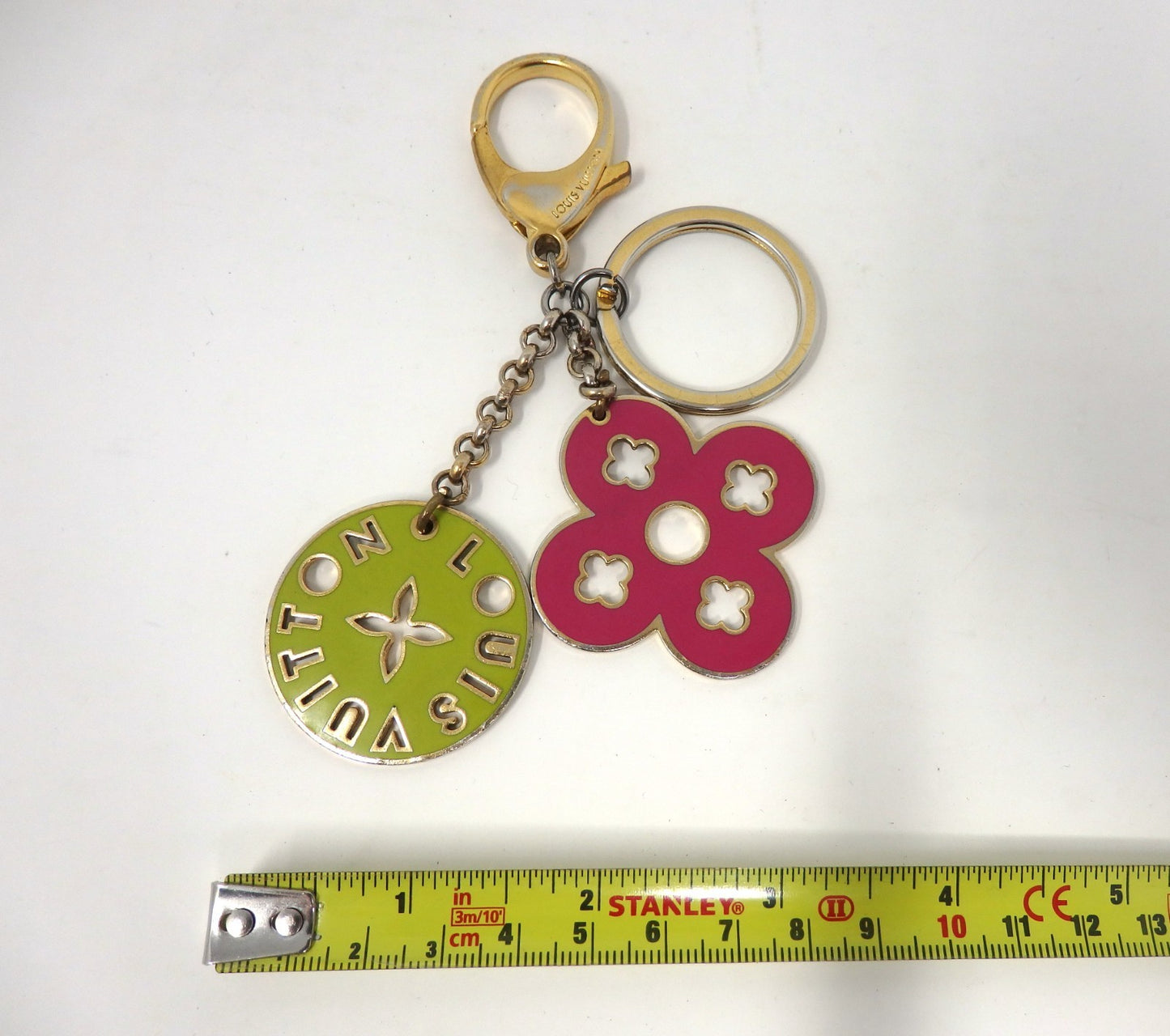 LOUIS VUITTON Porte Cles Looping Flower Bag Charm Key Ring Chain Pink Green Box
